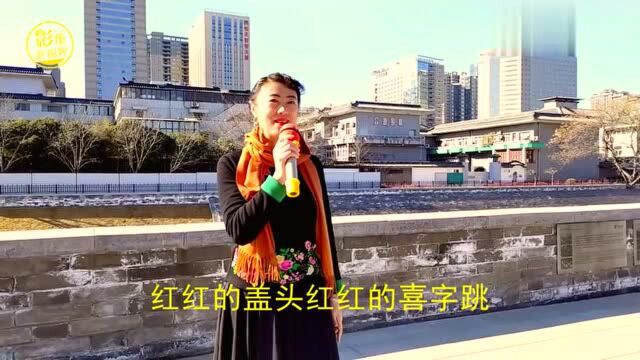 西安美丽大姐了不起 演唱《红红的日子》唱出了专业水平