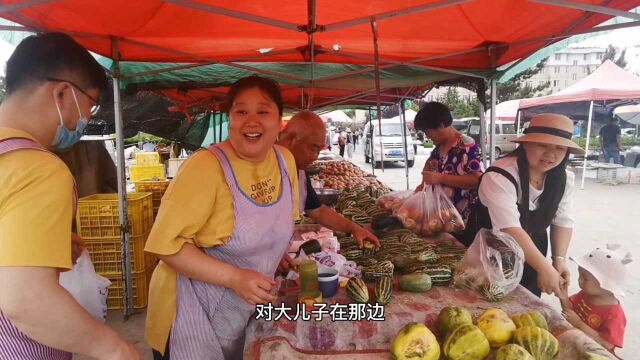 金米一家赶集买了啥?偶遇美女粉丝,现场气氛太热闹,越聊越高兴