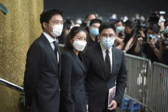 为香港捐1千万后,郭晶晶立马出来代言赚钱,霍启刚也到北京工作