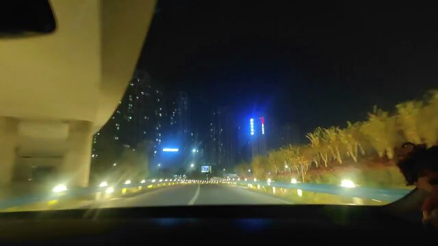 路过立交桥夜晚城市街景车窗外风景