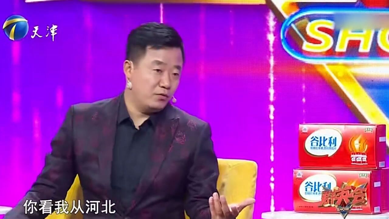 喜剧演员郭金杰秀才艺,即兴编唱二人转,获全场掌声!