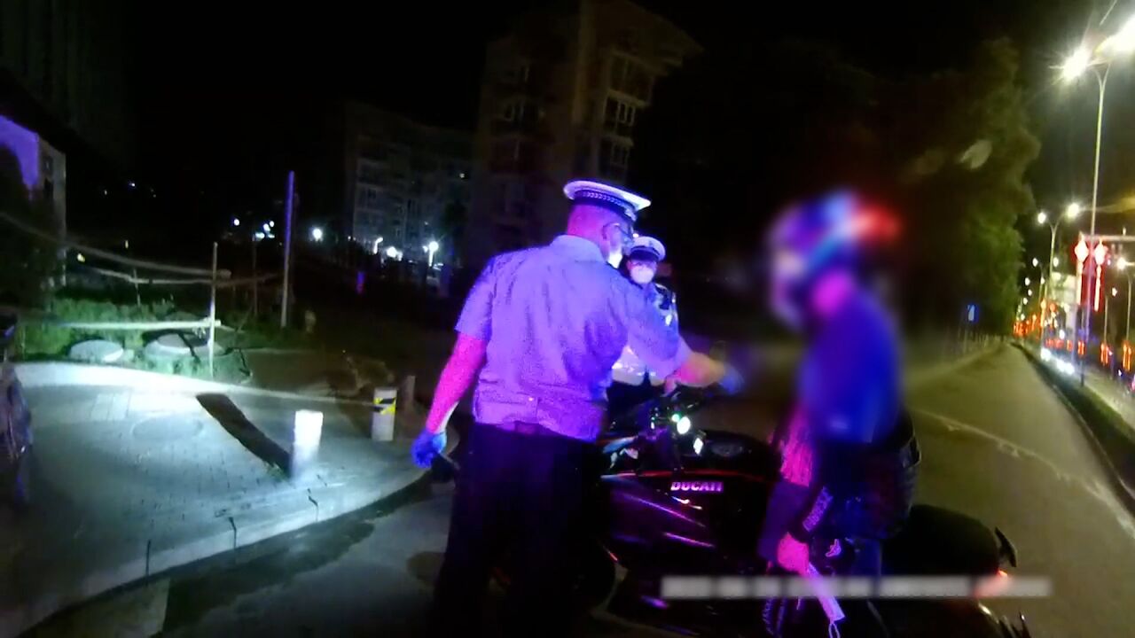 北京通州警方整治深夜“炸街车” 两男子被行政处罚