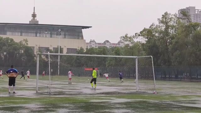 <第4629期>直击九运会⑩:暴雨中“斗法”