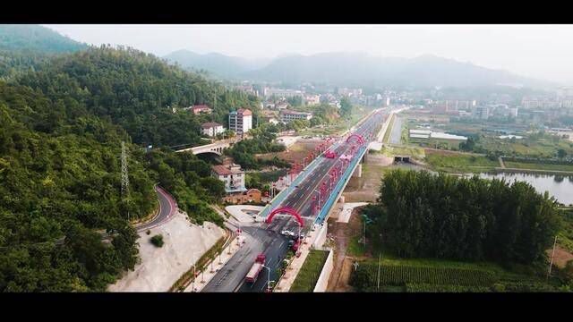 7月22日,南漳城南绕城公路正式通车,该公路与建设大道、发展大道共同形成了南漳外环绕城高速通道!