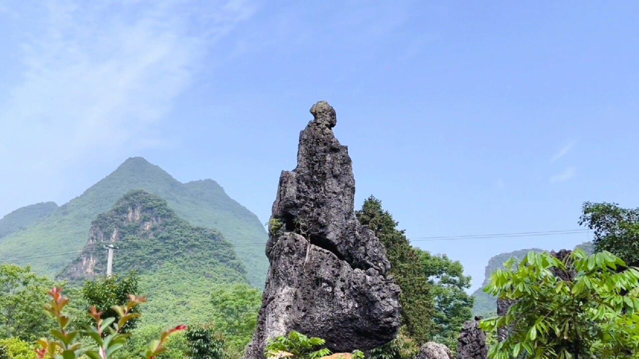 一代领袖毛主席屹立大山之中,不得不感叹大自然的鬼斧神工