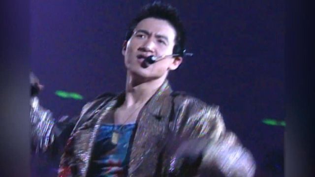 张学友《马路英雄+情不禁》粤语,1993演唱会经典版本