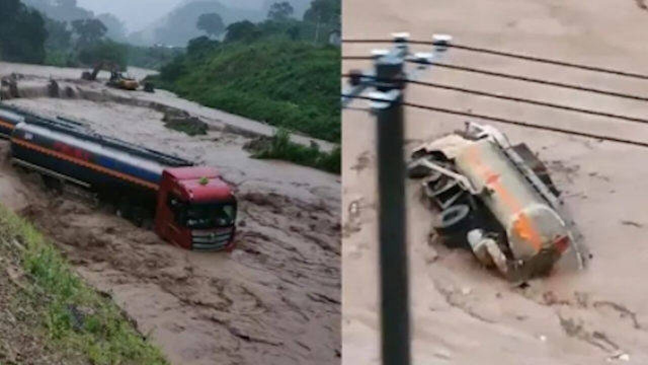 云南突发泥石流多处道路塌方,泥罐车直接被冲走,官方:有人失联