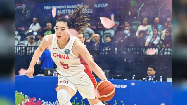 2022女篮世界杯FIBA官方写真李梦篇