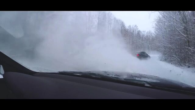 车内视角感受雪地漂移