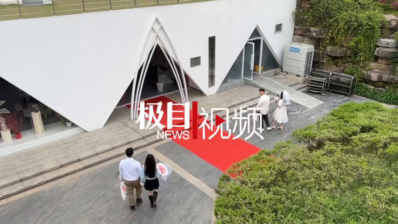 【视频】婚宴市场火热升温,武汉婚庆“好日子”要提前两年抢订