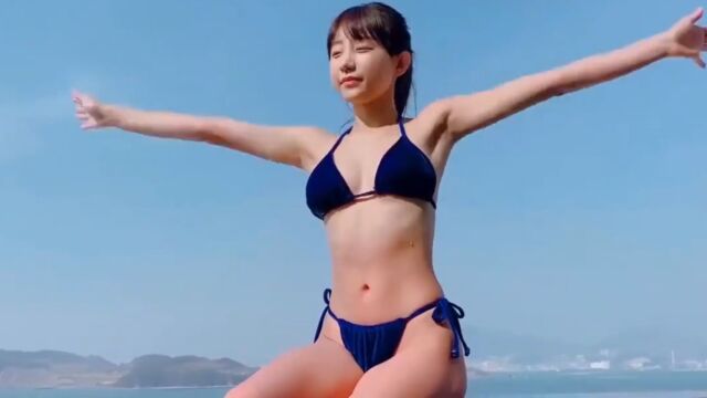 美女带你一起泡温泉