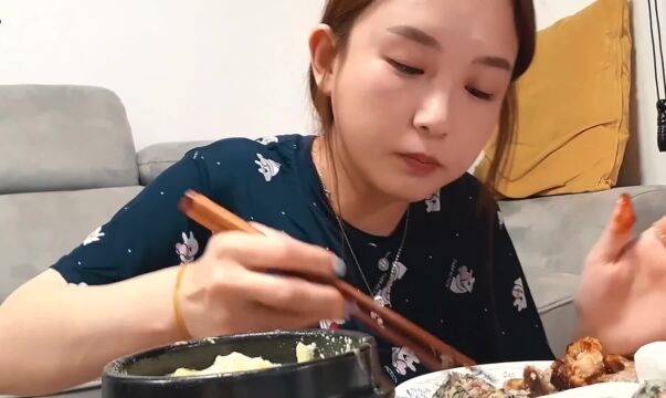 我的每日自制美食分享:香辣烤猪背骨排骨