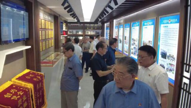 看变化 讲发展 悟精神 郧阳区检察院组织开展退休党员干部座谈会