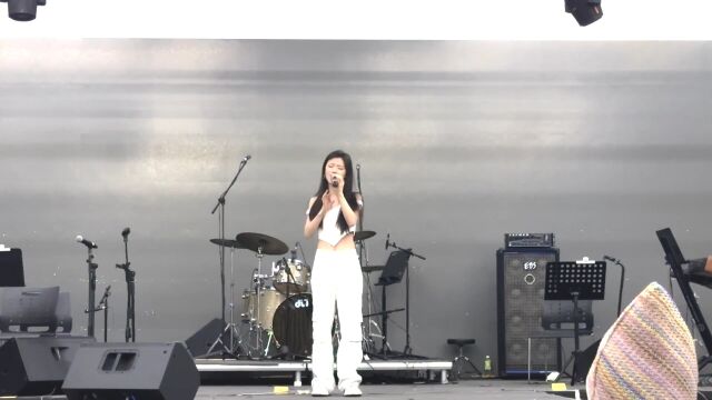 【高清LIVEcc歌词】单依纯浙音大3期末考试 《爱的回归线》