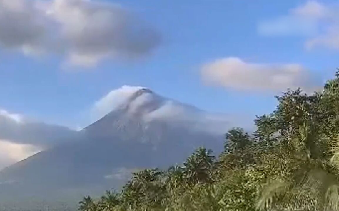 菲律宾马荣火山发生喷发, 持续时间超4分钟