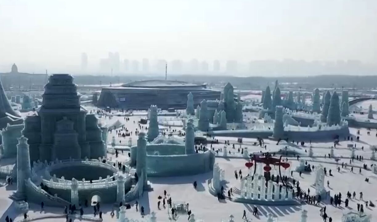 黑龙江:冰雪王国受追捧,赏冰乐雪活动多