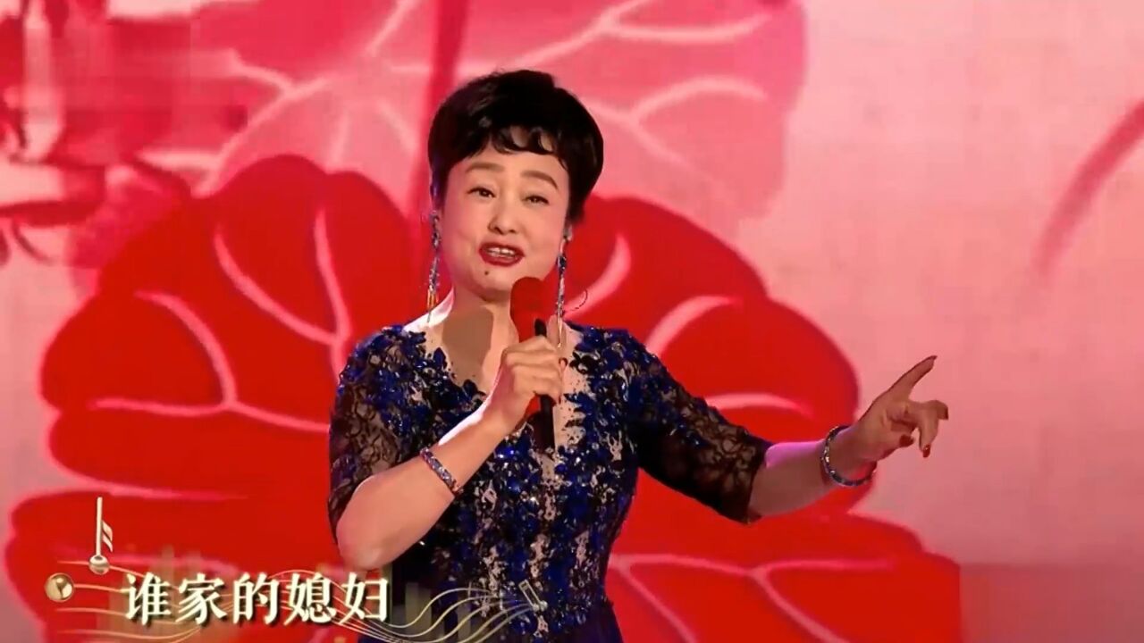 朱明瑛再唱春晚爆火歌曲《回娘家》,魅力动人,堪称时代记忆