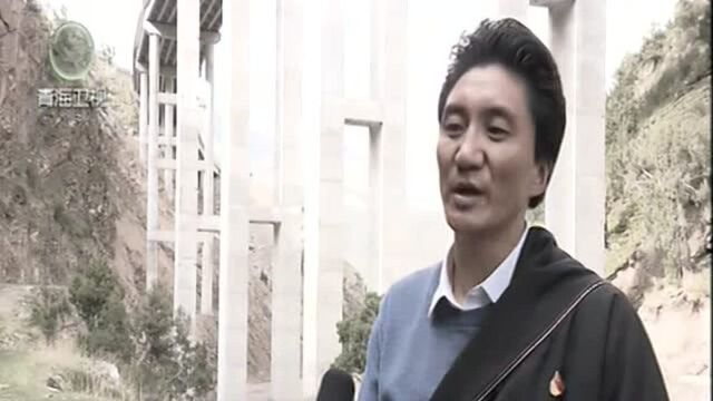 话发展 促团结 媒体记者果洛行