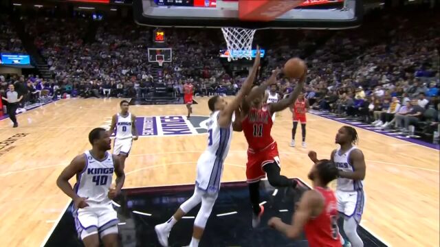 休想抹平分差！穆雷大帽扇飞德罗赞随后梅图双手暴扣