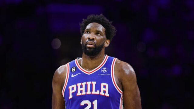 恩比德vs国王集锦 全场31分篮下为所欲为