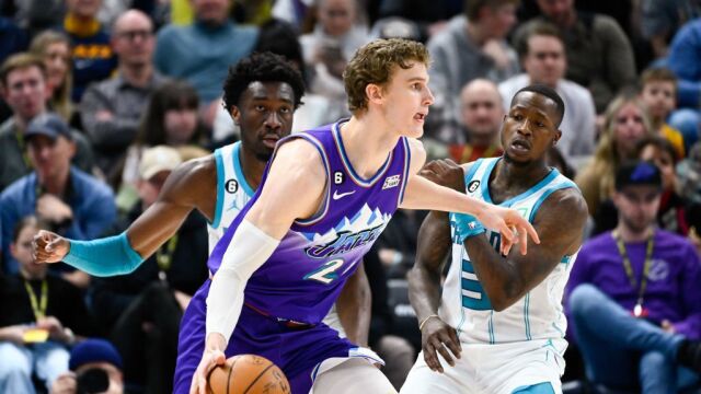 黄蜂102-120爵士 马尔卡宁延续高效状态轻取黄蜂