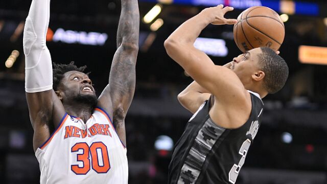 约翰逊vs尼克斯集锦 全场砍下30分上演追身大帽点燃全场