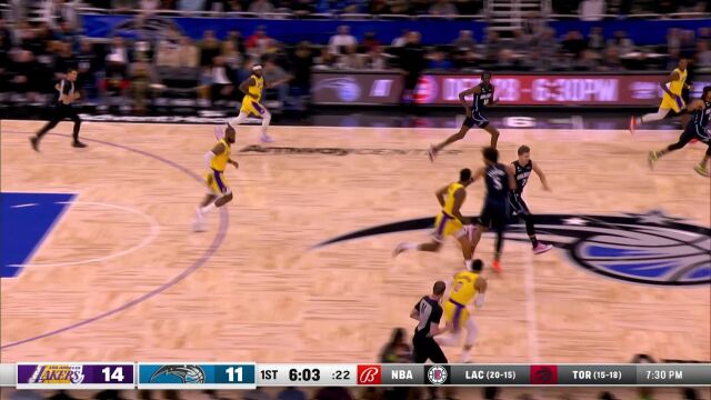 今天手感真不错 威少连中两粒中距离