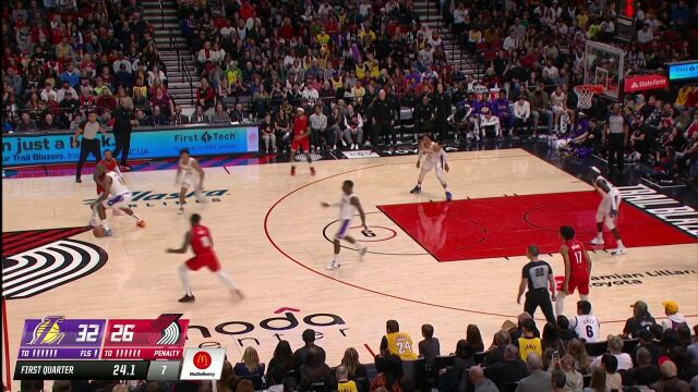 NBA常规赛：湖人vs开拓者第1节英文原声回放