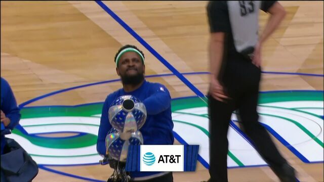 NBA常规赛：步行者vs独行侠第4节英文原声回放