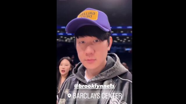 林俊杰现身布鲁克林全场欢呼 还在热身阶段秀个罚篮