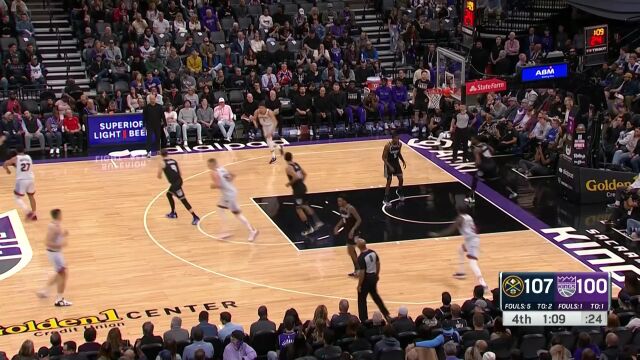 最后时刻强势发难 约基奇背打转手勾手命中关键球