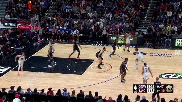 伸出长臂空中拦截 祖巴茨镇守禁区大帽库明加