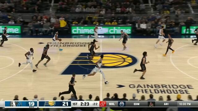 将自己的消耗置身事外 欧文打进极其高难度一球