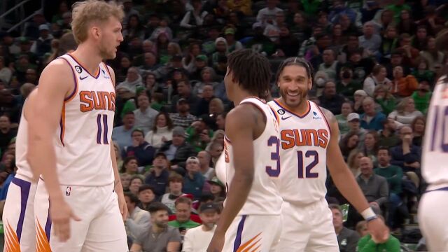 尽情挥洒天赋 萨本李一步登天滑翔双臂暴扣