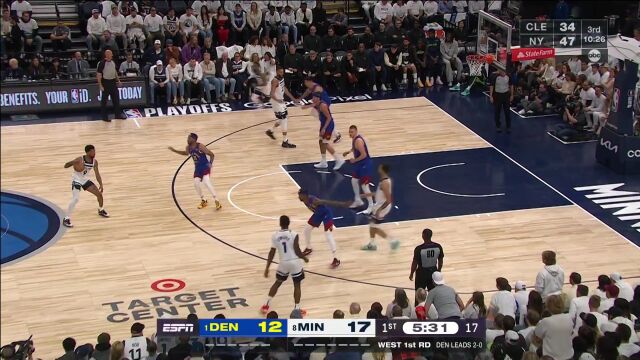 两亿中锋的使用说明书 康利与戈贝尔挡拆配合完成梦幻联动