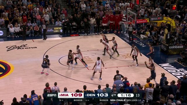 穆雷连进三分奋力追分 王兆丰：关键时刻的杀手本色！