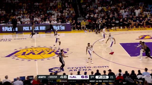 范德比尔特巴掌大帽3J 詹姆斯反击突破上篮