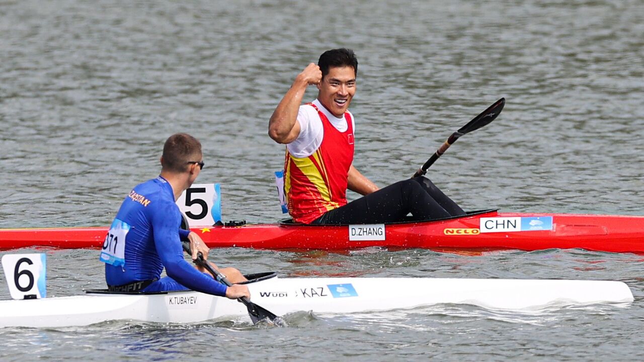 乘风破浪!张冬男子1000米单人皮艇3:46.224夺冠