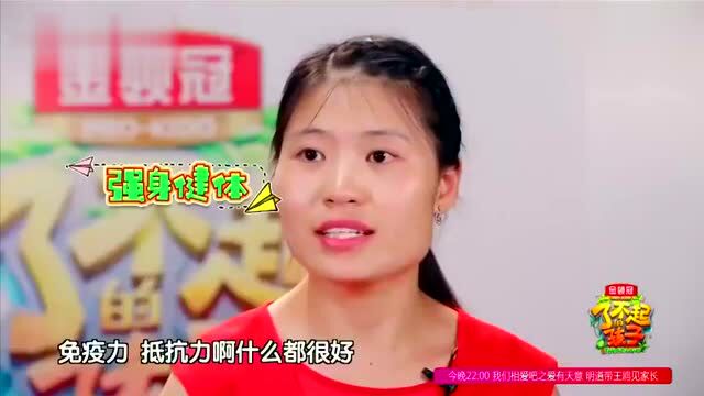 男女拳击对抗,出招绝不含糊,观众看得心惊肉跳