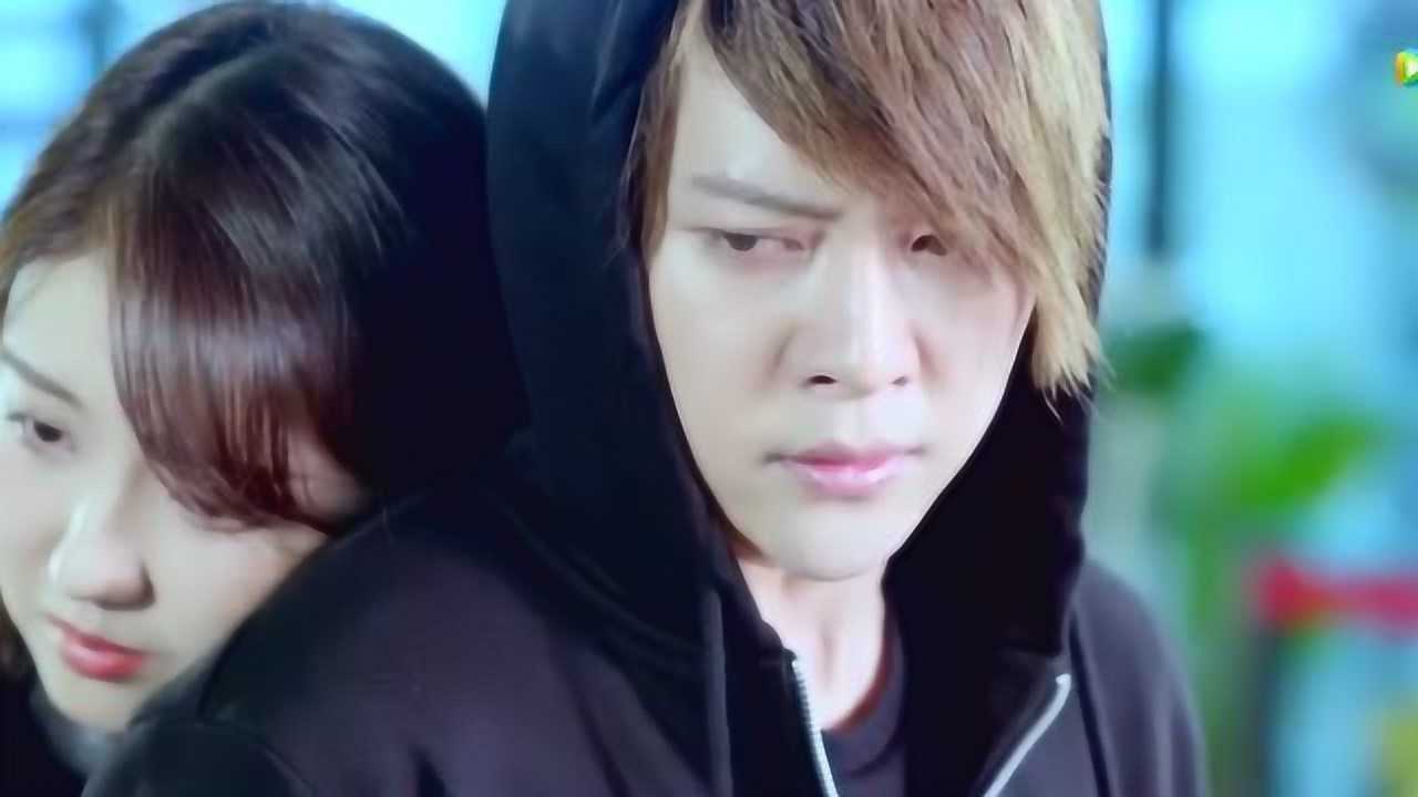 《那抹属于我的星光》申骏逸尹梦亲昵拍戏,竟毫无表演痕迹_腾讯视频 《那抹属于我的星光》申骏逸尹梦亲昵拍戏,竟毫无表演痕迹_腾讯视频