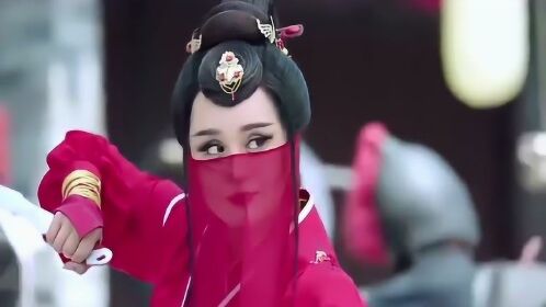 女子从天而降,穿越男眼睛都直了,太美了