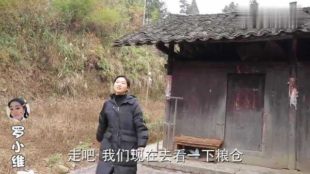 废弃了8年的深山老屋,会是什么样子?农村美女带你们大胆探秘!