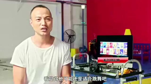 夜店男模太妖娆,国际摄影师哭笑不得:他是个不错的“女孩”!