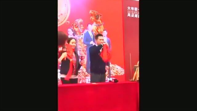 男神张家辉现场超惊喜演唱好兄弟张学友的推广曲《春风秋雨》