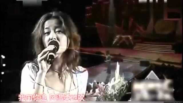 林心如现场演唱《雨蝶》 《你是风儿我是沙》歌曲