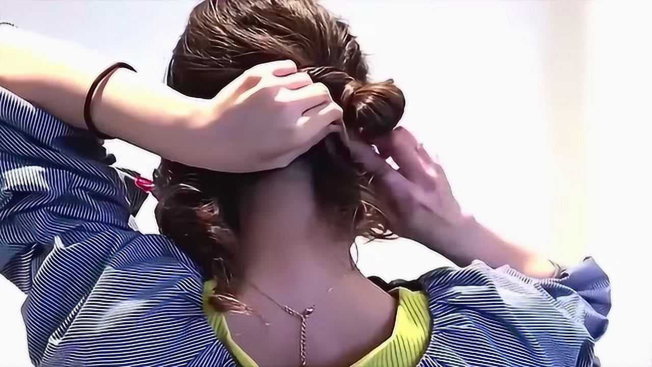 在家自己也能完成的气质扎发发型,简单又大方