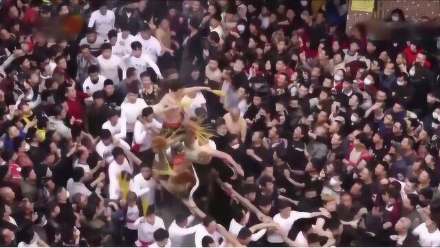 广东汕头澄海:最火爆血性民俗“盐灶拖神”上演