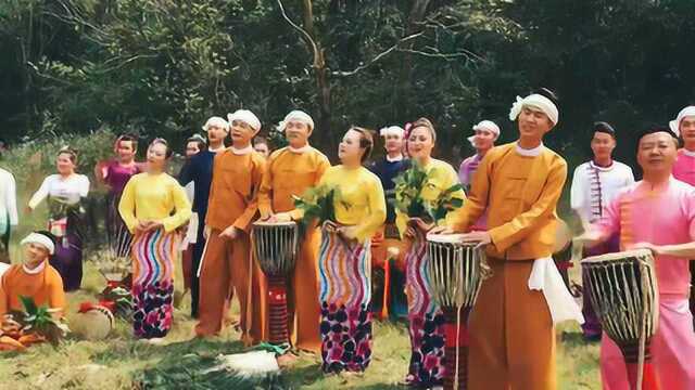 德宏泼水节