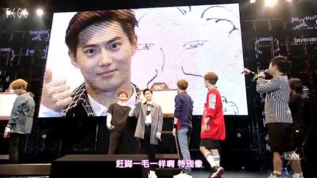 EXO成员们画SUHO,各个都是灵魂画手,SUHO笑得很勉强