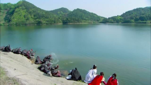 农夫山泉有点甜,众士兵竟发现农夫山泉发源地,真要好好喝一顿!